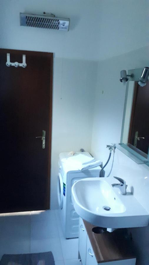 Apartments Ana And Vesna プーラ エクステリア 写真