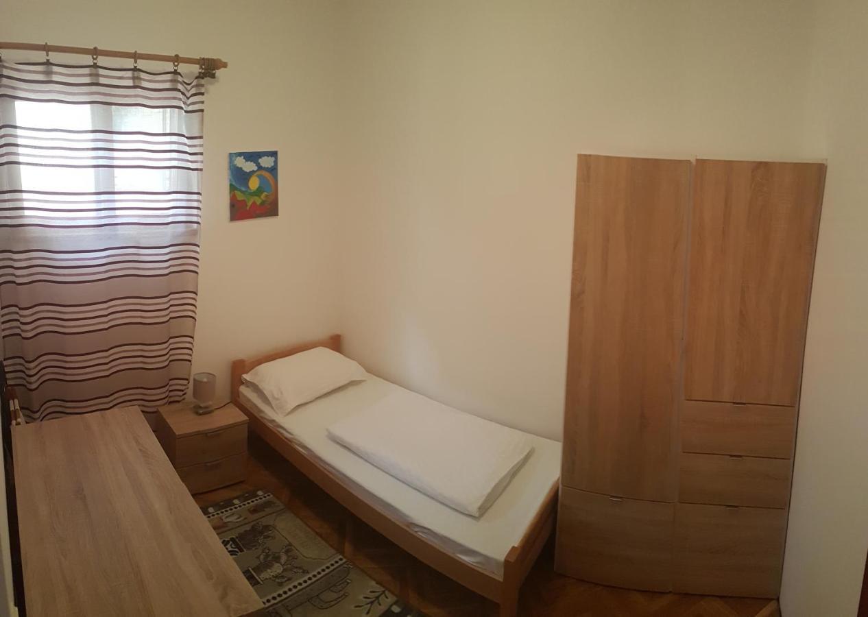 Apartments Ana And Vesna プーラ エクステリア 写真
