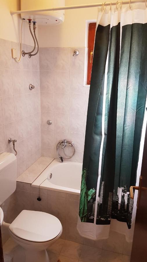 Apartments Ana And Vesna プーラ エクステリア 写真