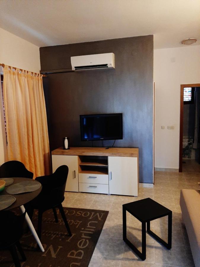 Apartments Ana And Vesna プーラ エクステリア 写真